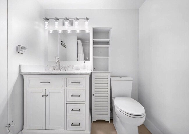 Building Photo - 2100 Sans Souci Blvd