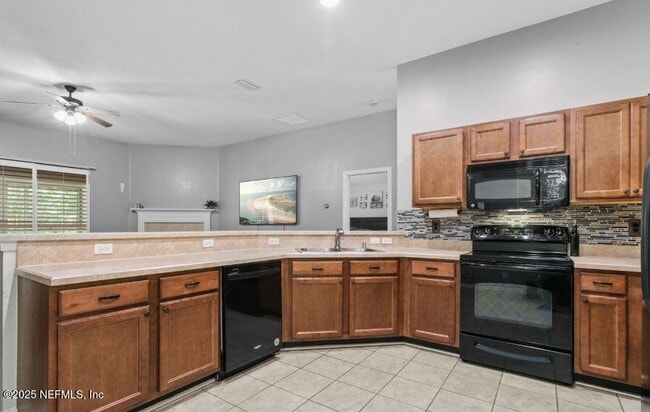 Building Photo - 503 Apple Creek Dr