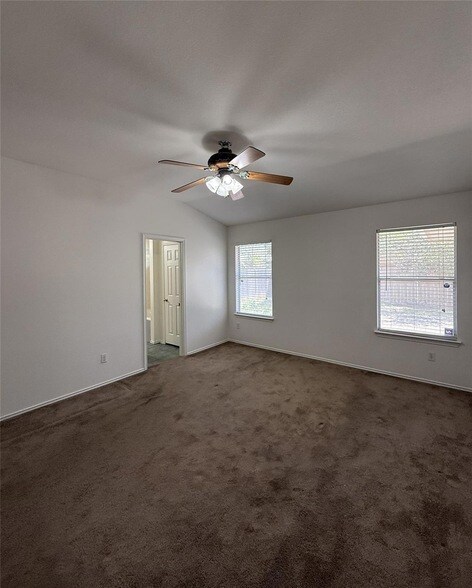 Building Photo - 700 House Creek Dr