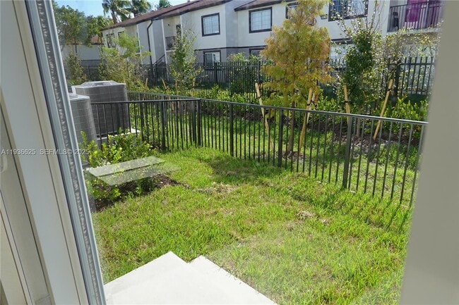 Building Photo - 5120 SW 37th St