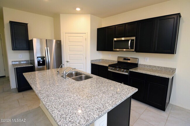 Building Photo - 10155 N Leopard Gecko Terrace