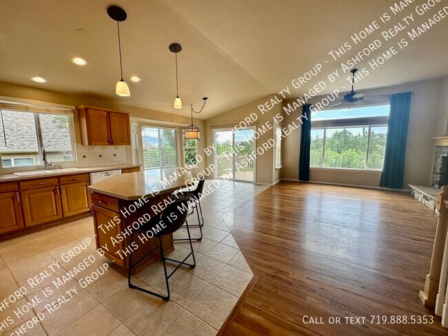 Building Photo - 266 All Sky Dr