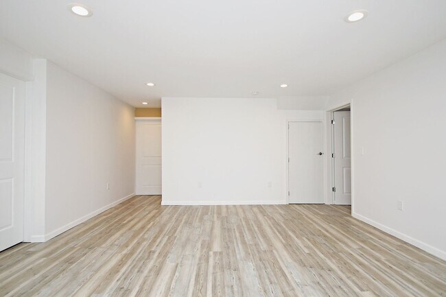 Building Photo - Spacious Downtown Home Convenient to UVA Medical Center