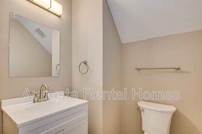 Building Photo - 4866 Orchard Hill Dr