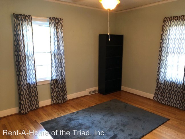 Building Photo - 4 br, 1.5 bath House - 413 S Chapman Street