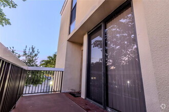 Building Photo - 2930 SW 87th Terrace