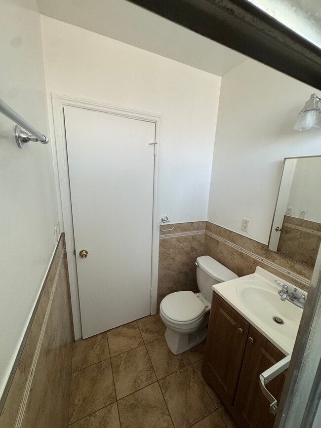 Bathroom - 1010 Thompson Ave