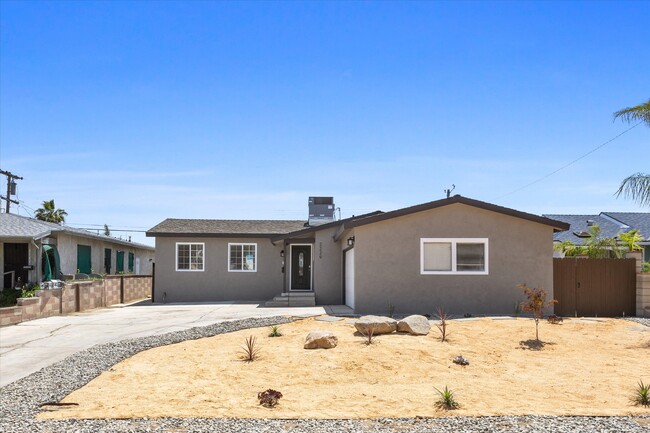 Primary Photo - 2229 Gale Ave