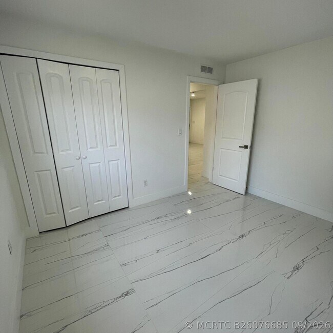 Building Photo - 528 N Margaret Ct