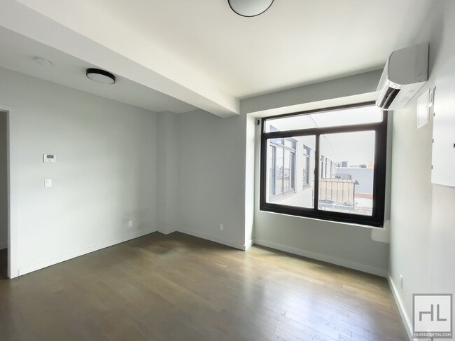 Building Photo - Bushwick Avenue / Expansive Spacious 2 Bed...