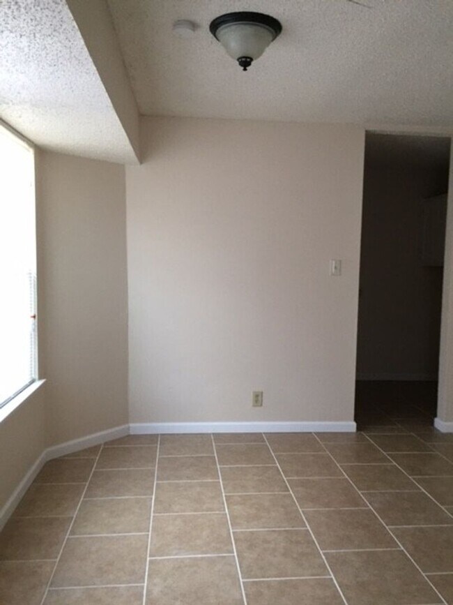 Building Photo - 10343 Prescott Dr