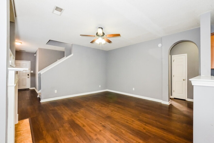 Building Photo - 9918 White Poplar Dr