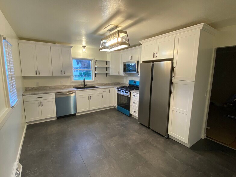 Kitchen - 1416 E 35th St