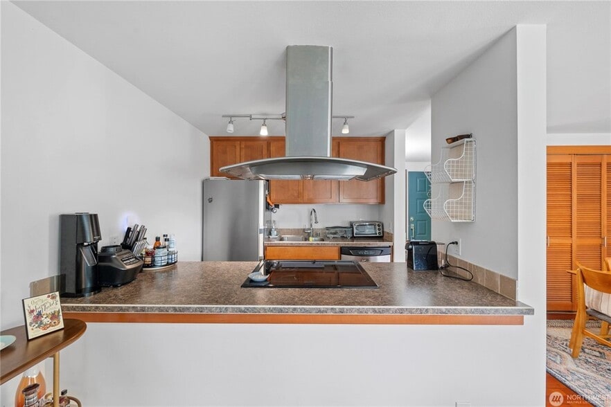Building Photo - 1730 Taylor Ave N