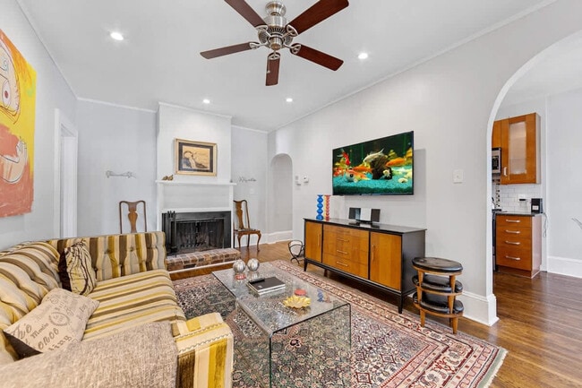 Building Photo - 500 Queens Rd