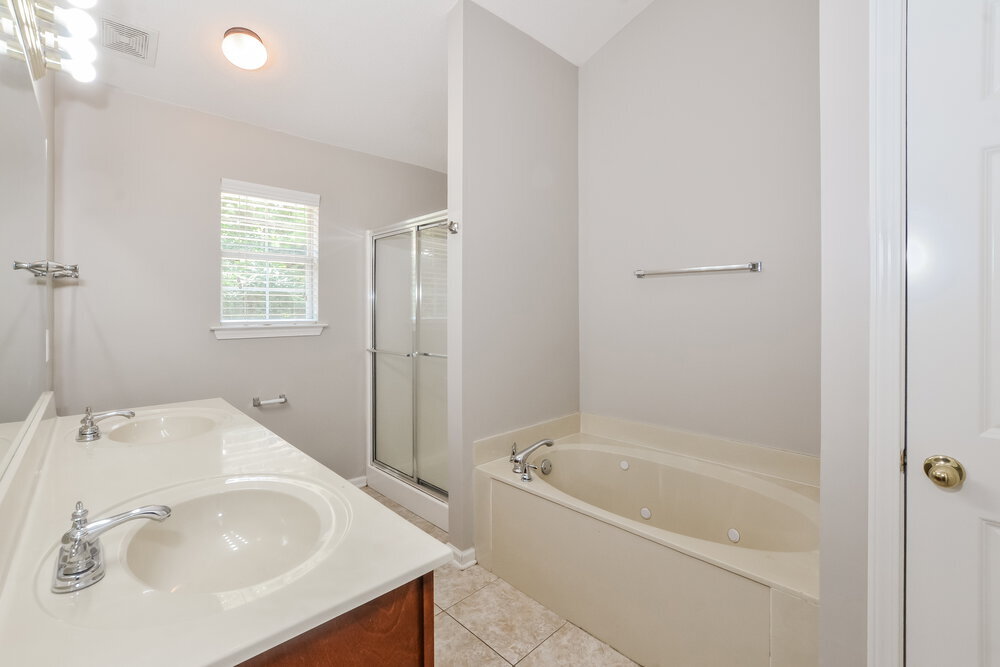 Building Photo - 13141 Sandbourne S