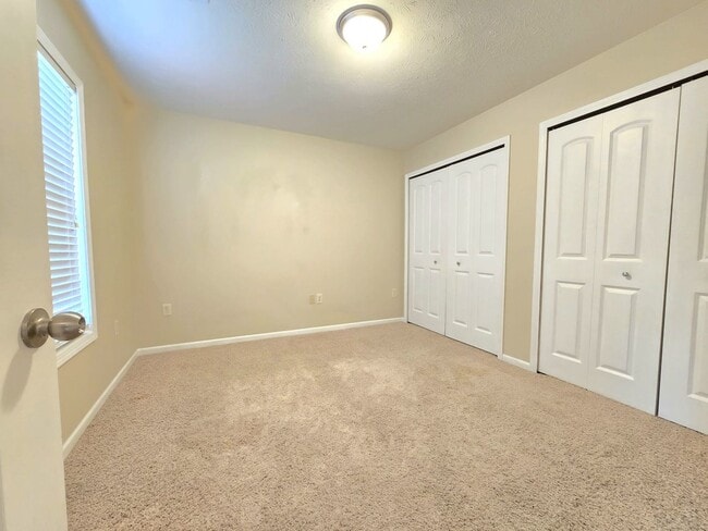 Building Photo - 5640 Irish Way