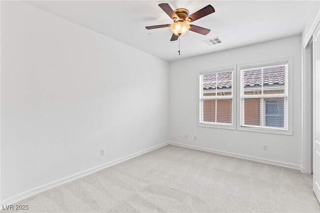 Building Photo - 58 Contrada Fiore Dr
