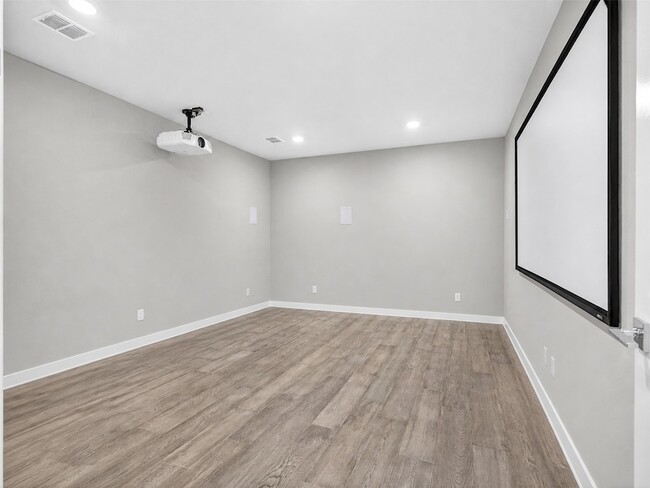 Building Photo - 470 Providence Dr