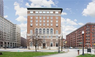 Building Photo - Indianapolis Athletic Club Condo