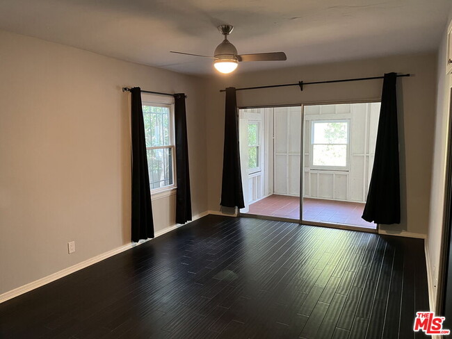 Building Photo - 622 N Formosa Ave