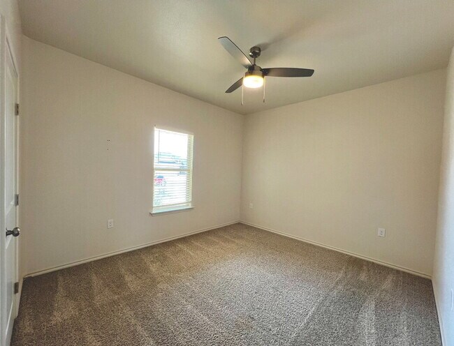 Building Photo - "Charming 3-Bed, 2-Bath Home in Lubbock – ...