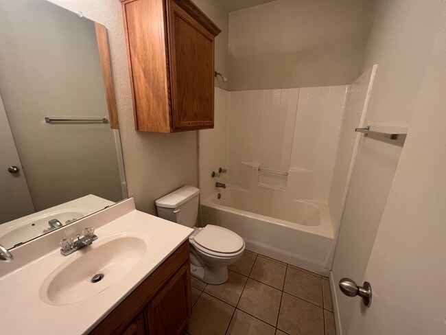 Building Photo - 708 Paso Fino St
