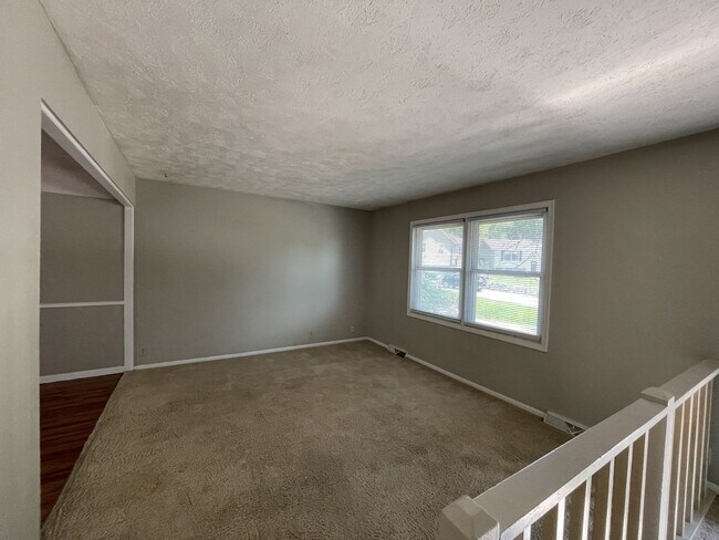 Building Photo - 15112 Lincoln Cir