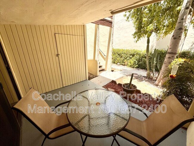 Building Photo - 1655 E Palm Canyon Dr