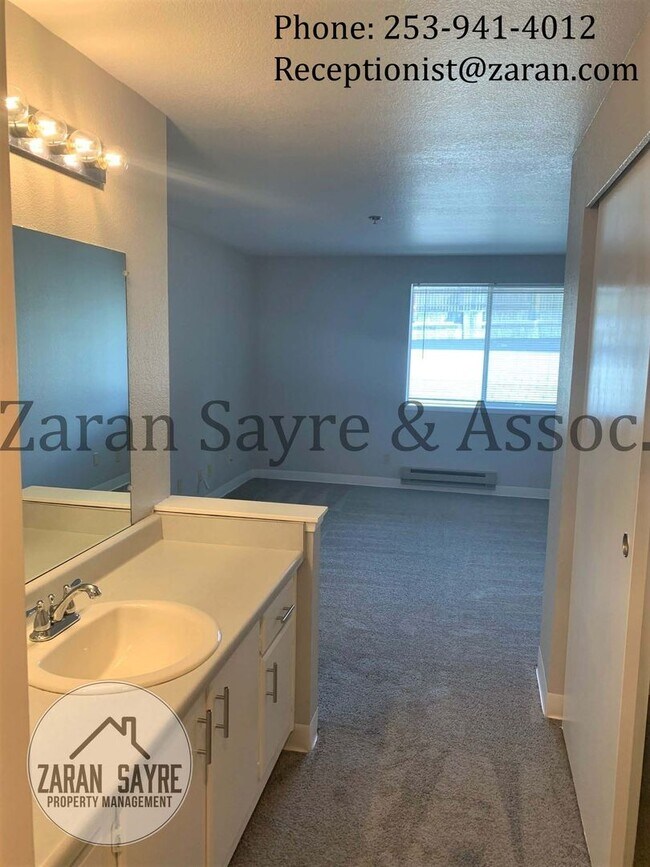 Building Photo - 044- Beautiful 2bd 2 bath Condo with View!!