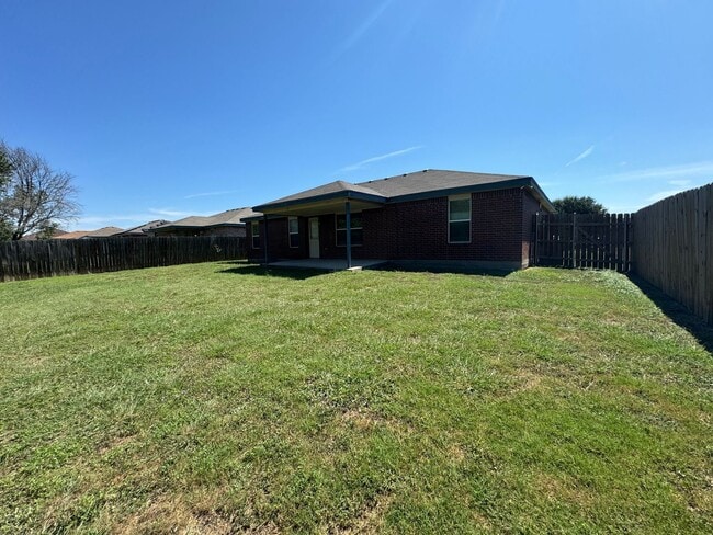 Building Photo - 5903 Medina Dr