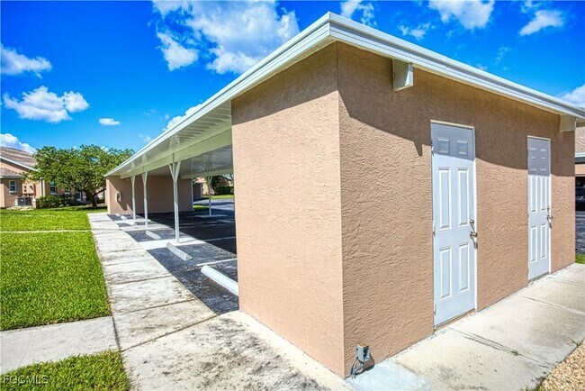 Building Photo - 16840 Sanibel Sunset Ct