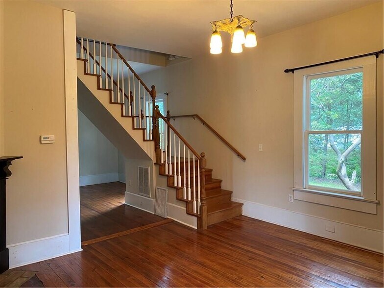 Building Photo - 101 1st Ave NW