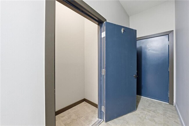 Building Photo - 3621 Vinings Slope SE