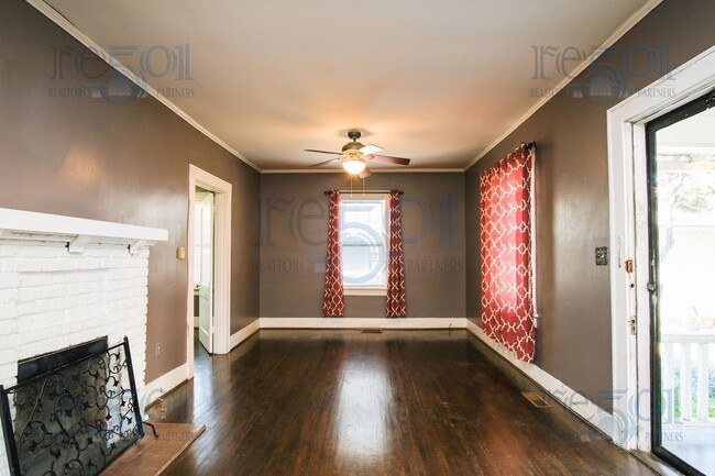 Building Photo - This Hillcrest Bungalow is just what you w...