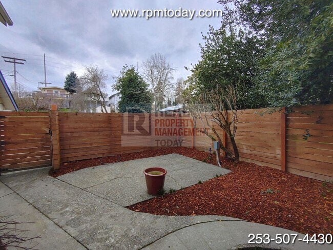 Building Photo - Barlow-1703 (Olympic Group)