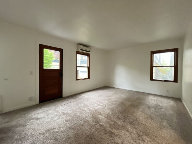 Building Photo - Large NW Portland Home Near Shops & Restaurants with Finished Basement & Bay Windows