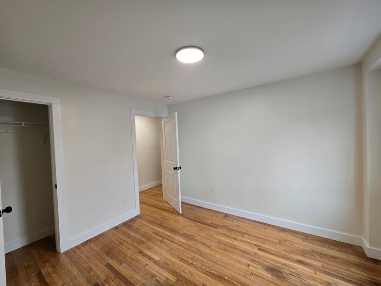Building Photo - 20 Poirier Pl