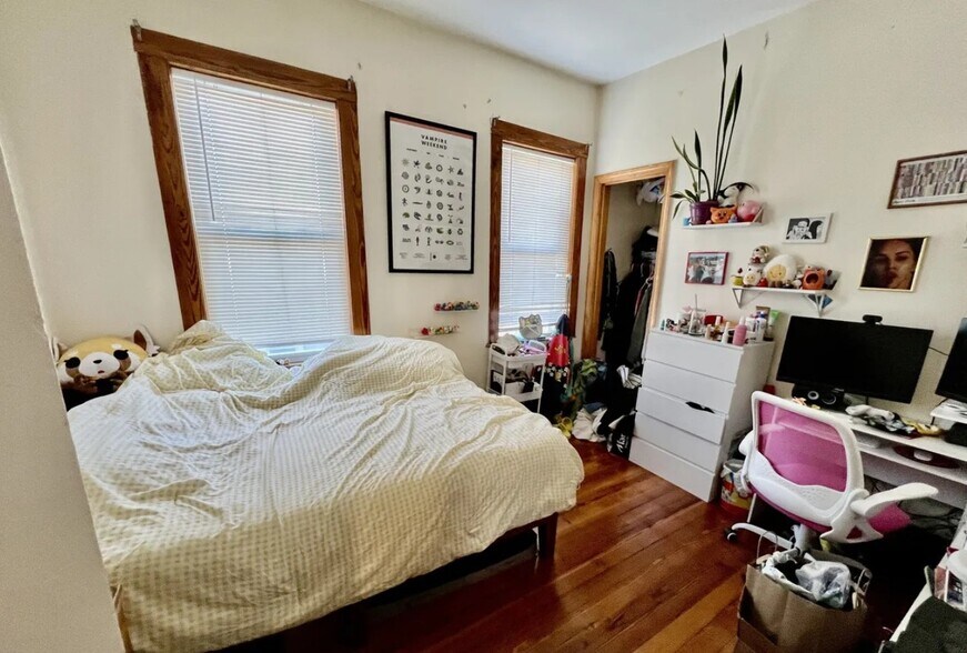 Building Photo - 346 Faneuil St