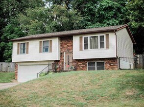 Building Photo - First month's rent FREE!  Three Bedroom Two Bathroom Home