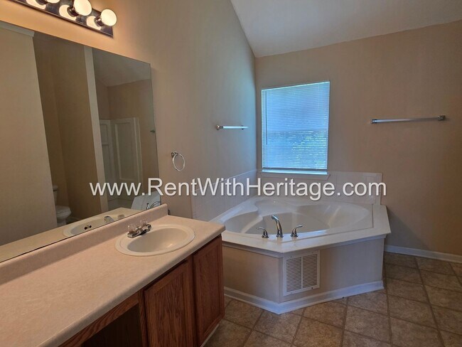 Building Photo - 6535 Manor Creek Dr