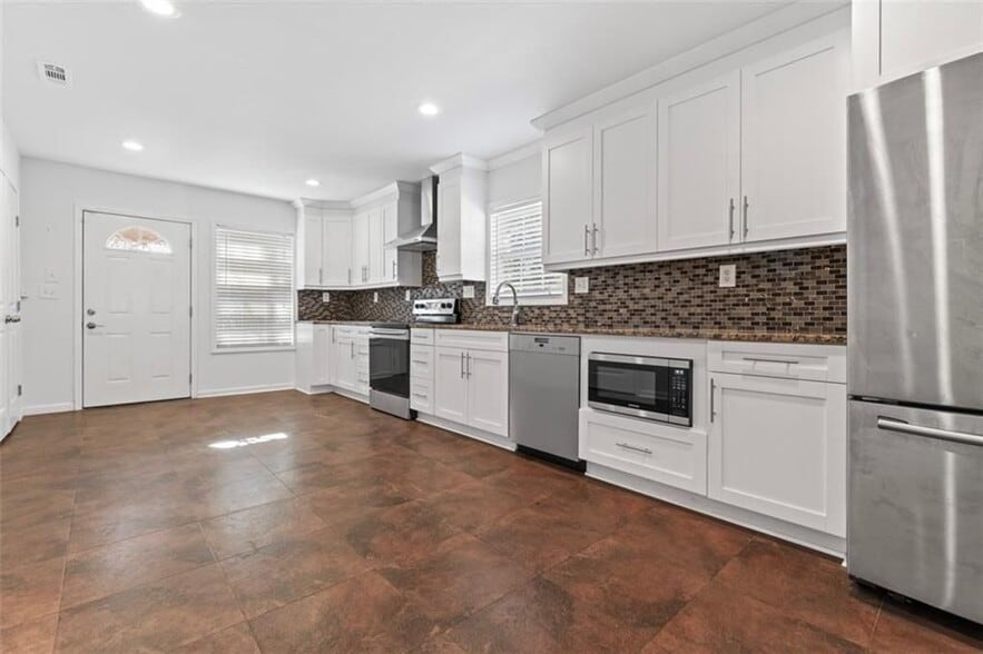 Building Photo - 1000 SW Palmetto