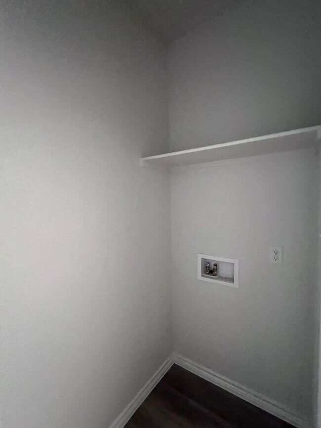 Building Photo - 110 Levi Ct