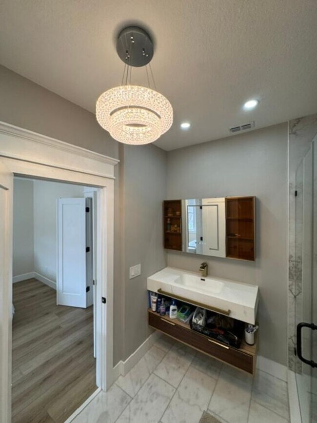 Building Photo - 4 Bedroom fully renovated Townhome in the Main Village of Celebration