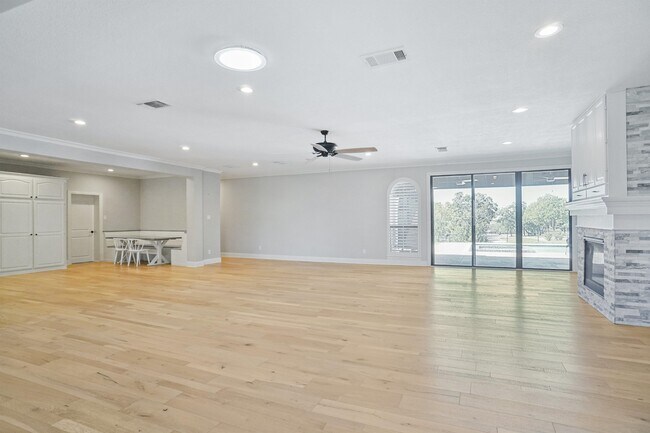 Building Photo - 13297 Roanoke Rd