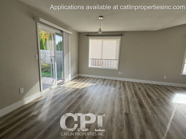 Building Photo - 119 Penny Ln