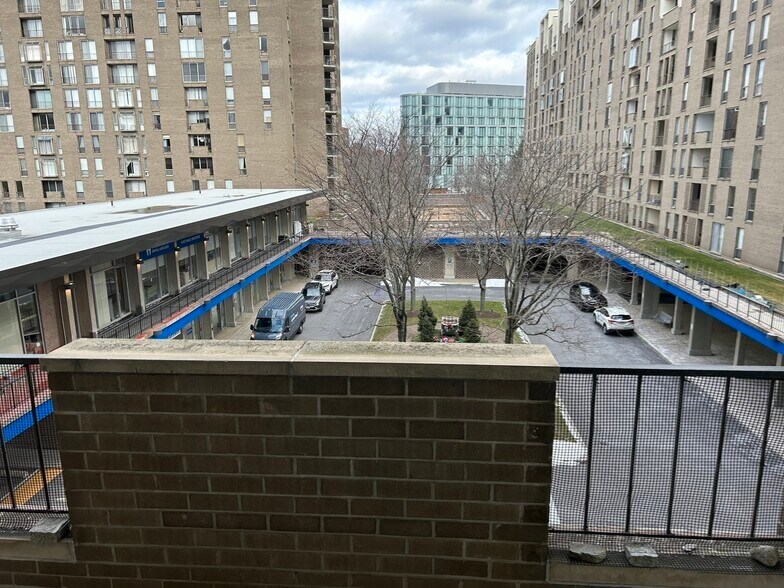 Building Photo - 77 Pond Ave