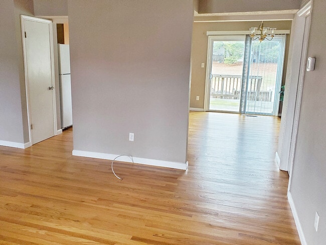 Building Photo - 688 W Paddle Wheel Ct