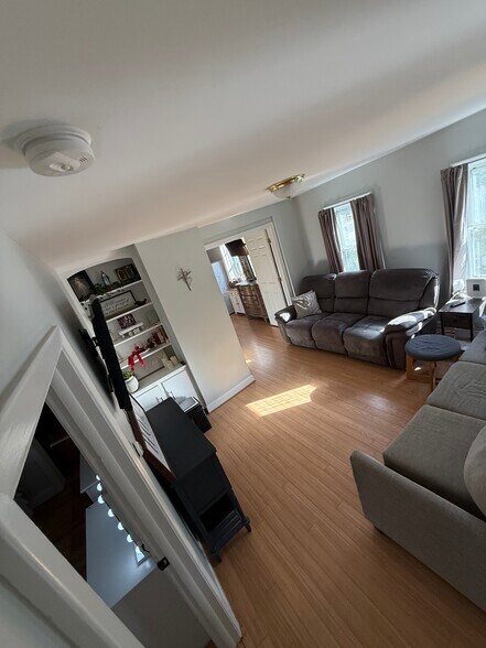 Building Photo - 248 Douglas Pike