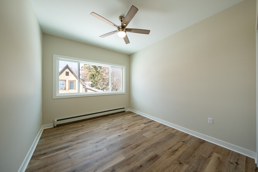 Building Photo - 412 W Baraga Ave